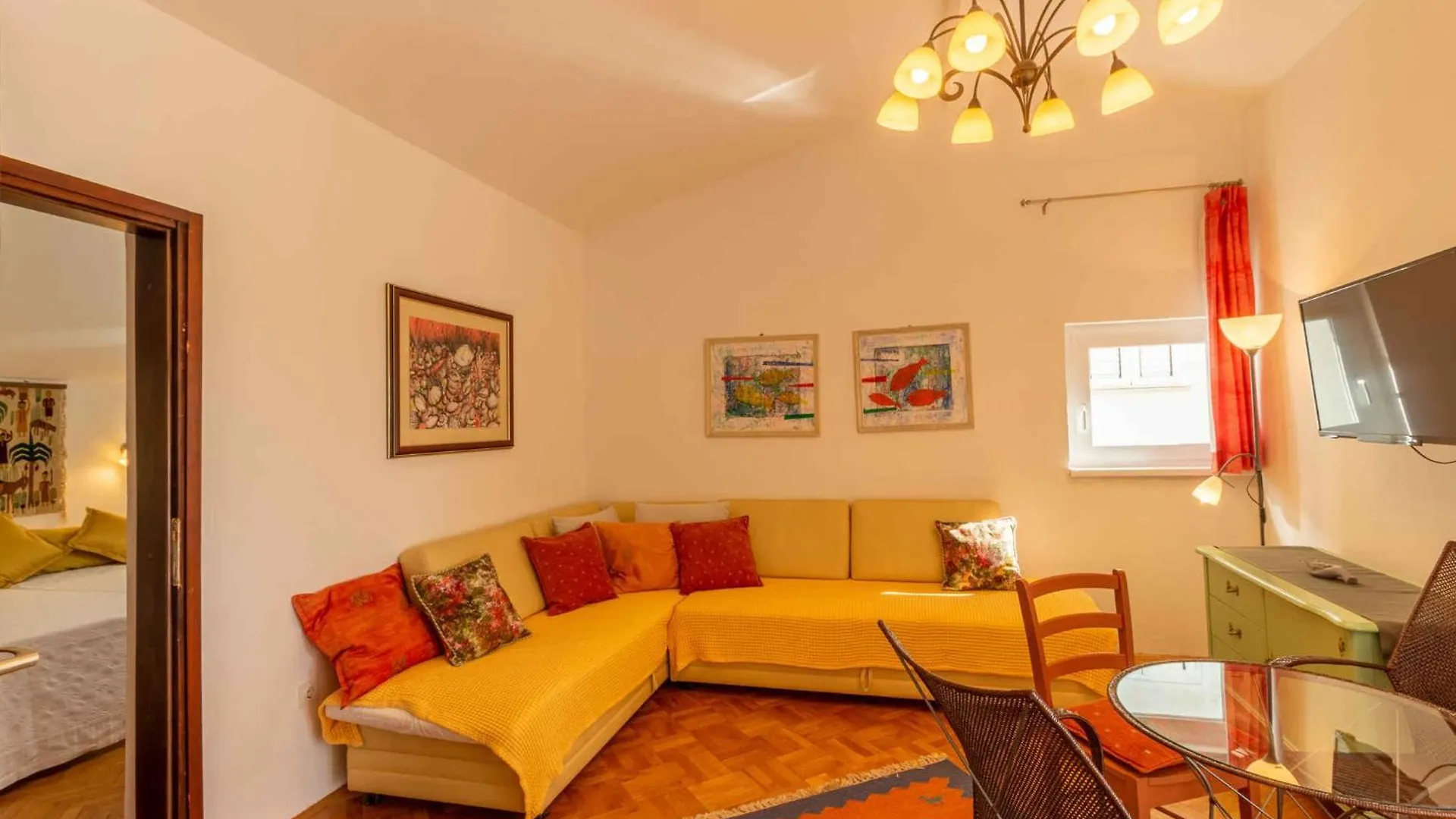 Apartments In Jadranovo 42065